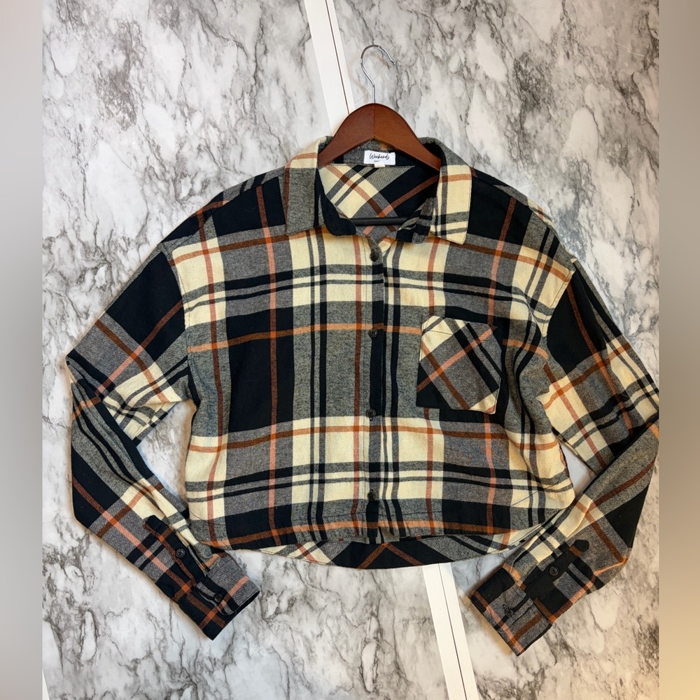 Black, Cream & Orange button down Plaid top size‎ M by Weekends everyday